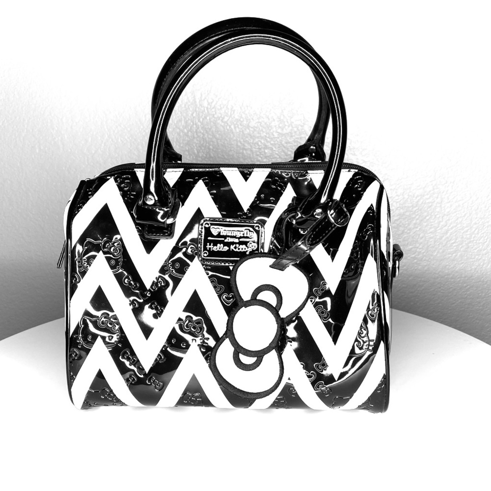 COPY - Hello Kitty purse by Loungefly